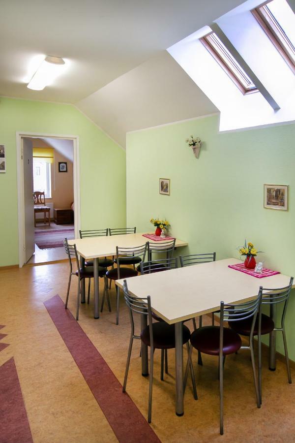 Guesthouse Laurits Kuressaare Bagian luar foto
