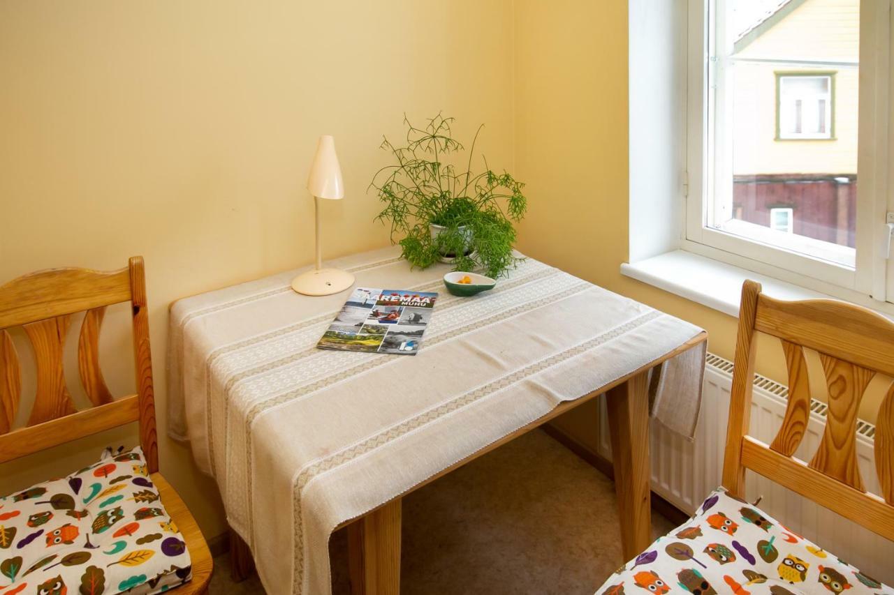 Guesthouse Laurits Kuressaare Bagian luar foto